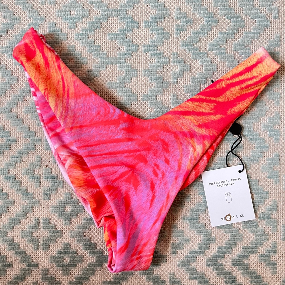 New with Tags skatie bikini bottoms